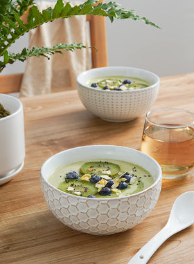 LE TAUCI Arctic White dishwasher-safe bowl easy to clean after gatherings.