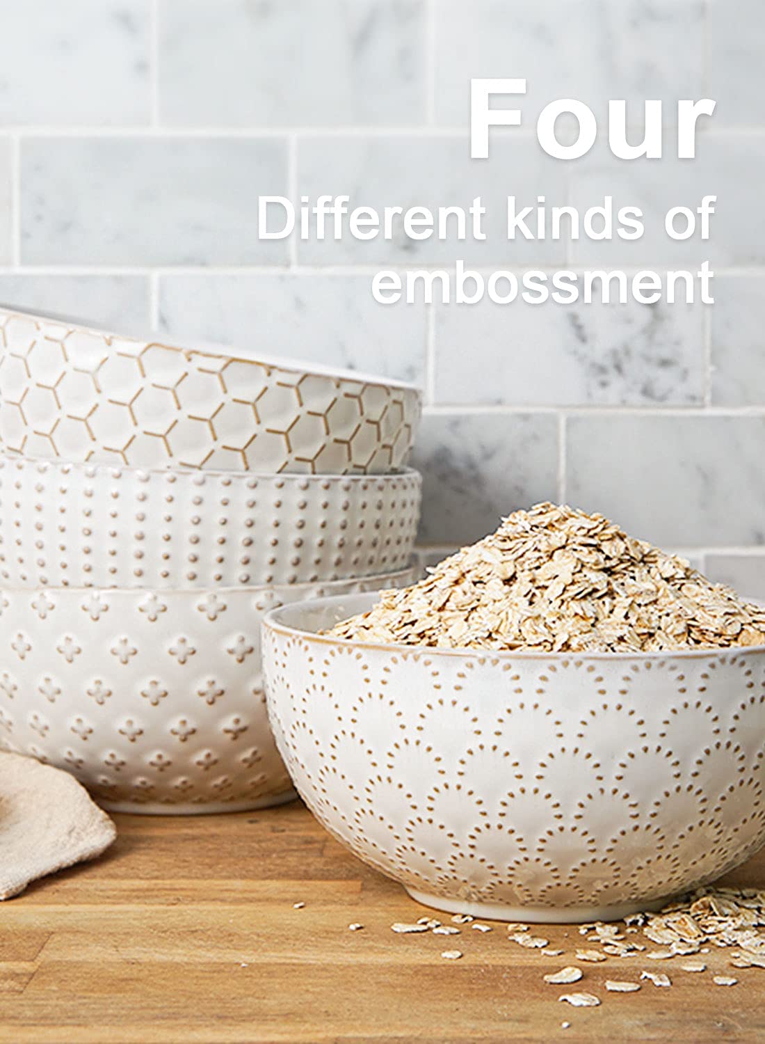 LE TAUCI Arctic White smooth inside glaze for easy cleaning after meals.