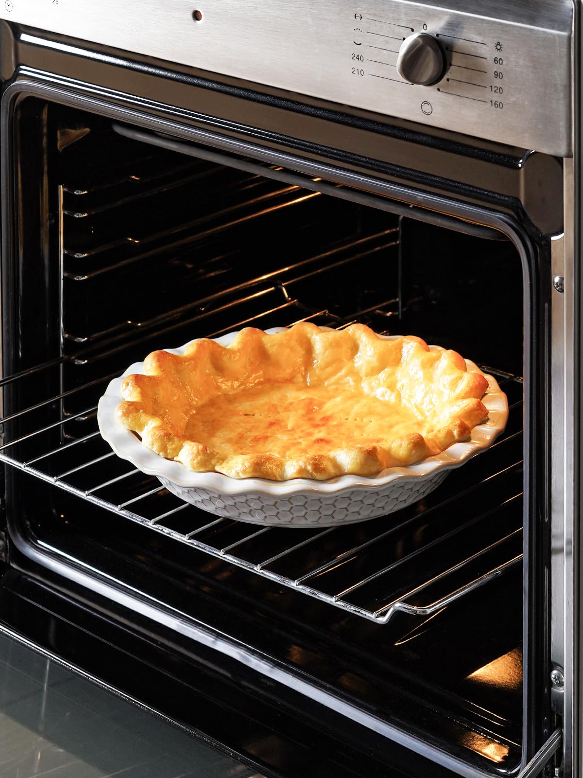 LE TAUCI ceramic pie dish oven-safe for versatile meals and bakeware reliability.