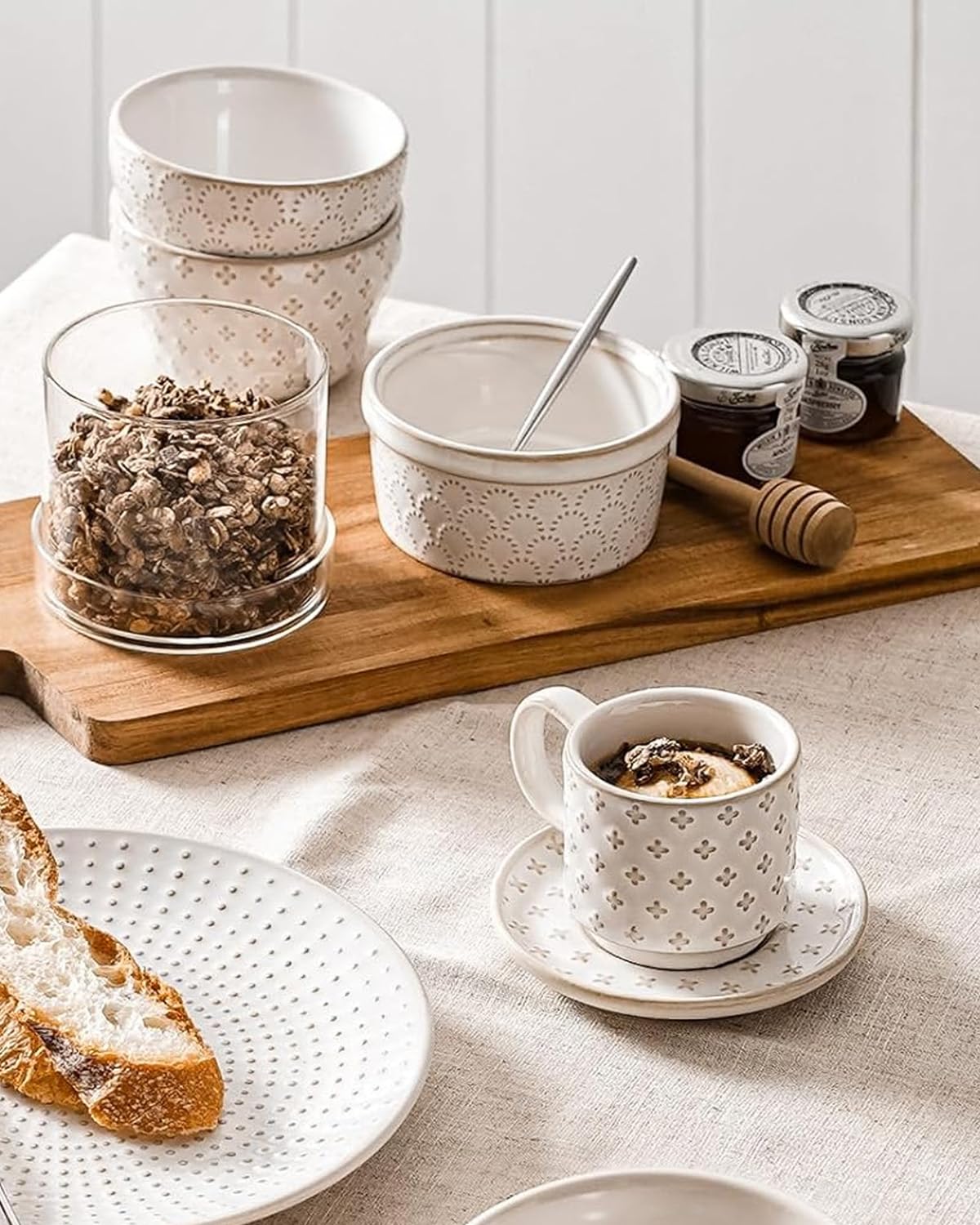 LE TAUCI embossed ceramic espresso cups detail shows refined texture and grip.