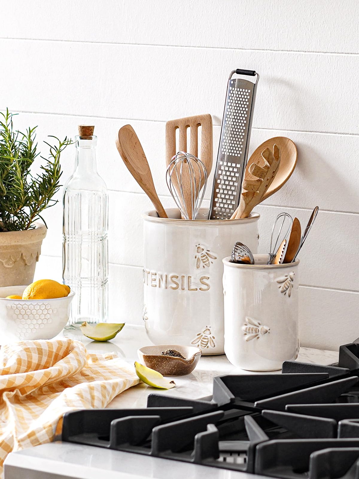 LE TAUCI embossed ceramic holder with Arctic White glaze adds rustic charm to your kitchen.