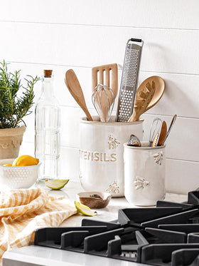 LE TAUCI embossed ceramic holder with Arctic White glaze adds rustic charm to your kitchen.