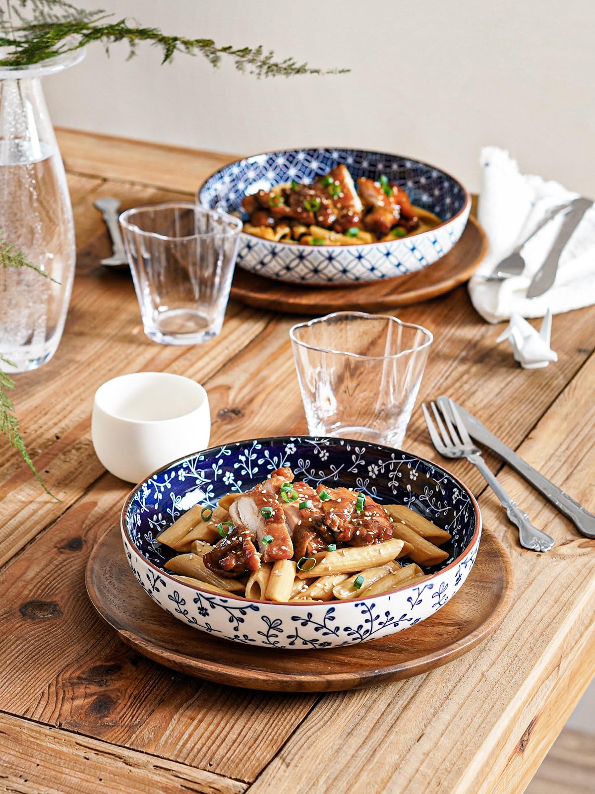 LE TAUCI handmade inspired texture enhances table aesthetics.