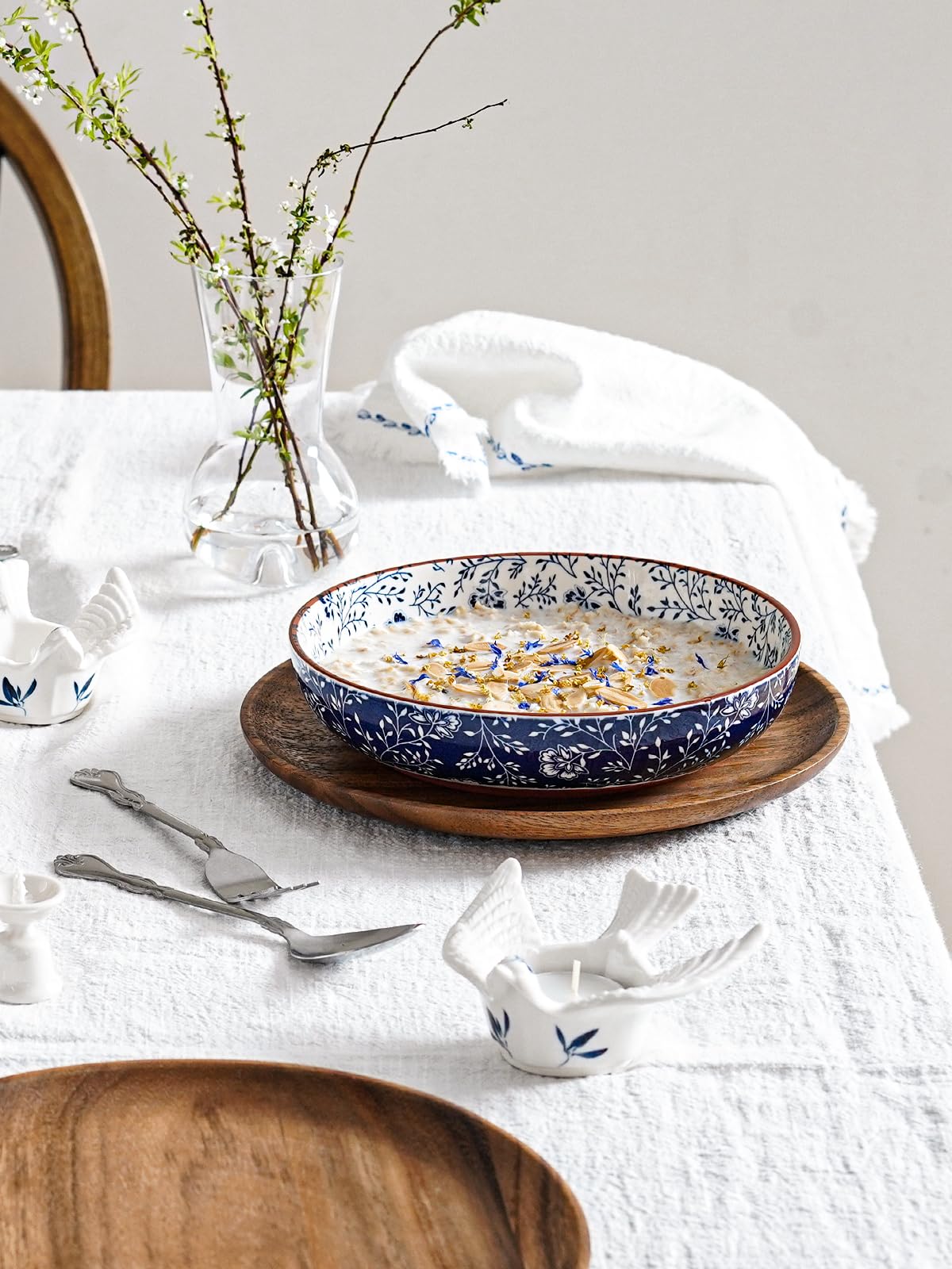 LE TAUCI chip resistant porcelain for everyday durability.