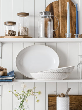 LE TAUCI smooth glaze enhances stacking and protection of surfaces.