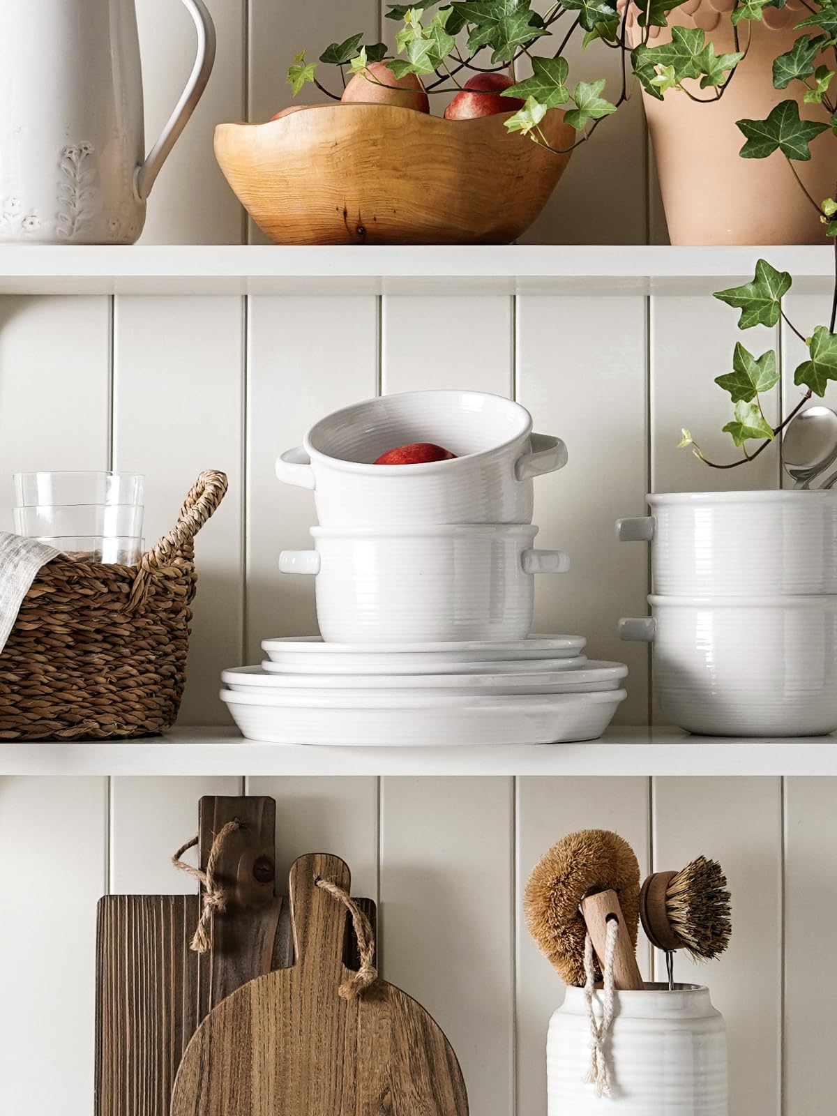 LE TAUCI bowls are dishwasher-safe for quick, easy cleanup