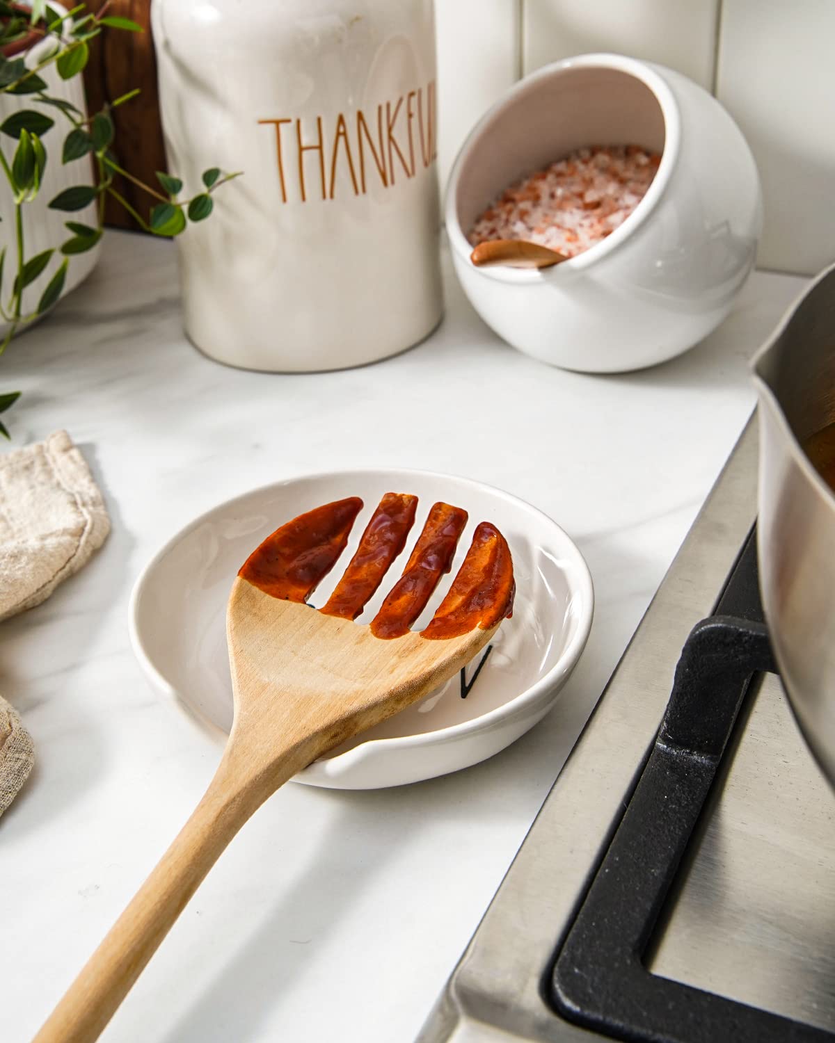 LE TAUCI farmhouse-modern design complements any kitchen counter