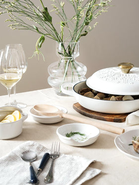 LE TAUCI spoon cradle with side cutout supports cooking tools.