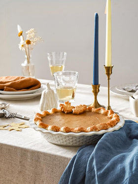LE TAUCI wave-edge embossed pie dish for easy crust shaping and presentation.