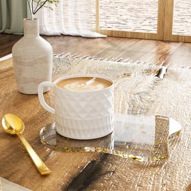 Leadiy acrylic coaster bar drink setup adds elegance while guarding tabletops.