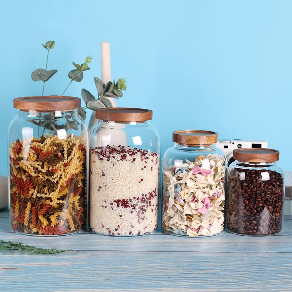 Leaves and Trees Y 1-gallon storage for organized pantry