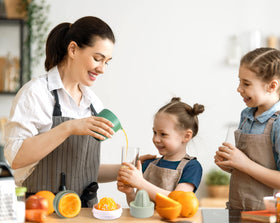 Two press options on Lechin Hand Juicer for different fruits.