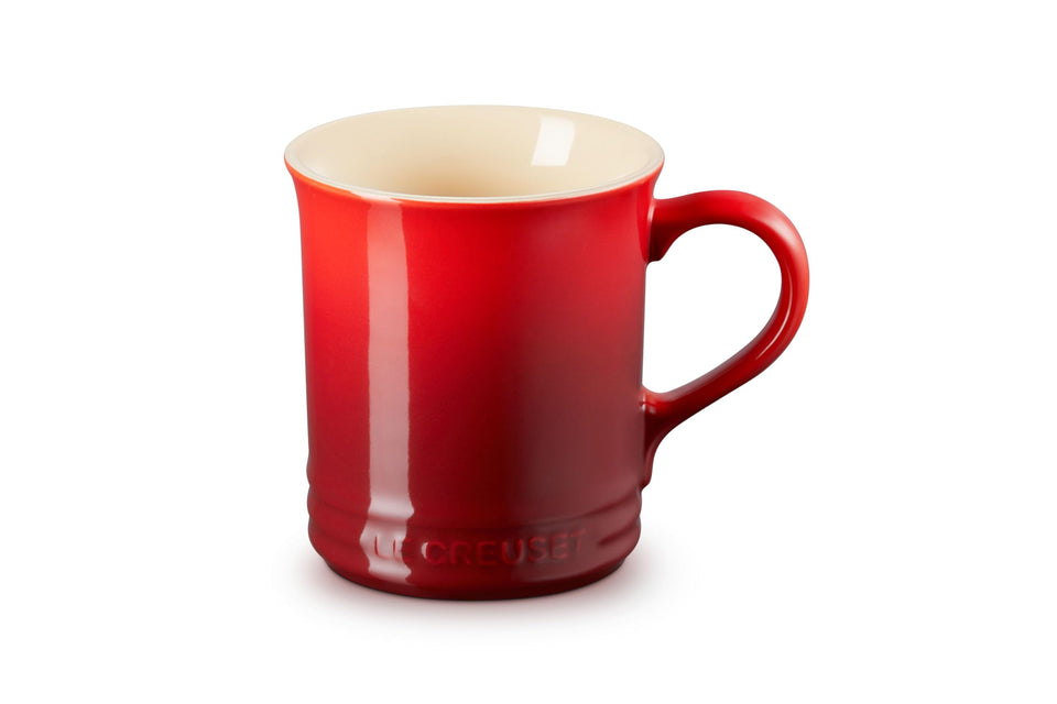 Le Creuset Vancouver mug in Cerise – front view with bold color and 14 oz capacity.