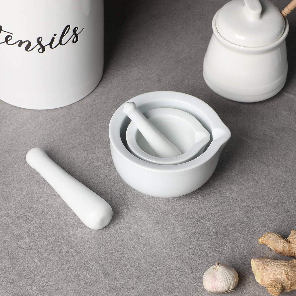 LEETOYI white ceramic kitchen tool for home and cafe use