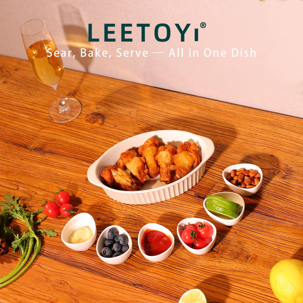 LEETOYI double-handle bakeware in ceramic for easy lifting from oven to table.