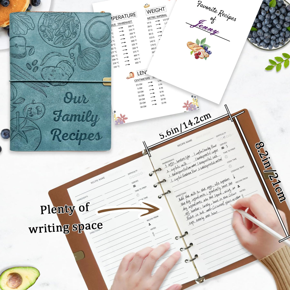 LEEVEEL ring binder keeps recipes secure and easy to reorganize.