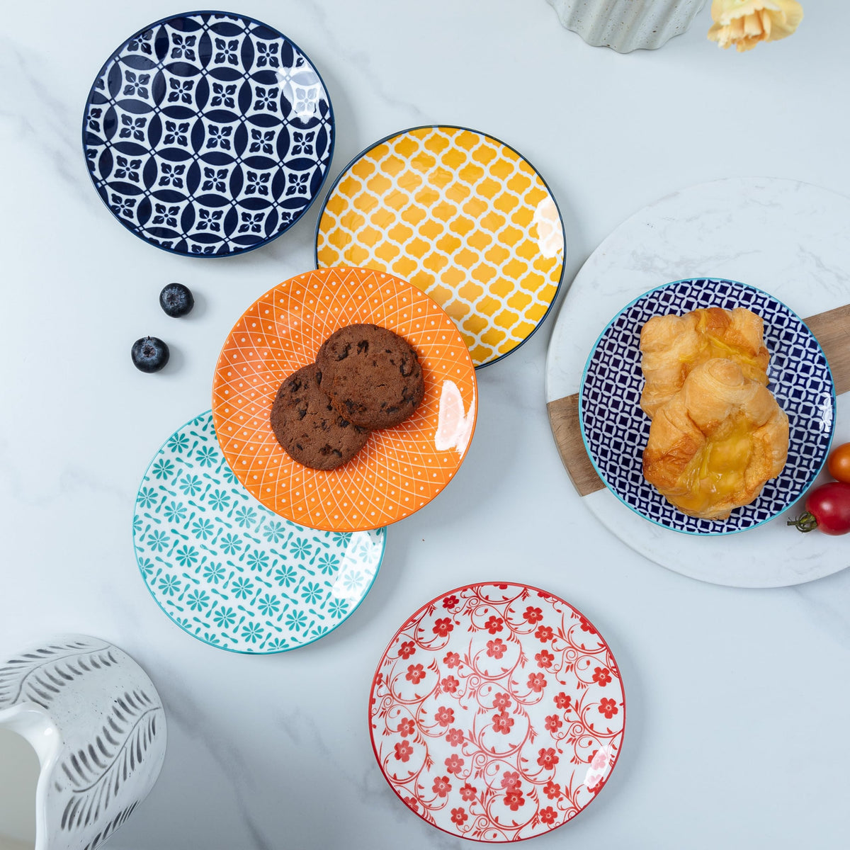 LEHAHA dishwasher and microwave safe plates simplify cleanup and daily use.