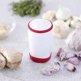 Leifheit Gourmet Garlic Slicer demonstrating twist to cut action for precise slices