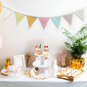 Leismy cake stand showcased on a wedding table for elegant display