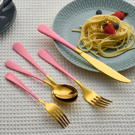 Lekoton gift-ready flatware ideal for weddings or housewarmings.