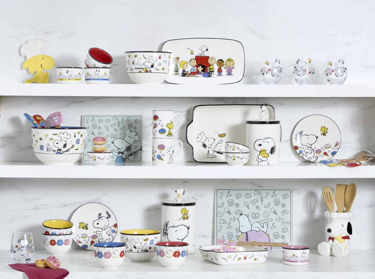 Lenox Chef Snoopy small board dishwasher-safe glass crystal for quick cleanup and daily use.