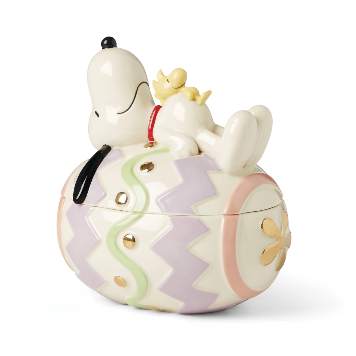 Lenox Snoopy on Easter egg lid close-up highlighting porcelain finish.