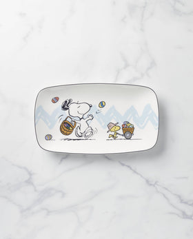 Lenox Peanuts Easter Snoopy egg hunt scene on porcelain tray for celebrations.