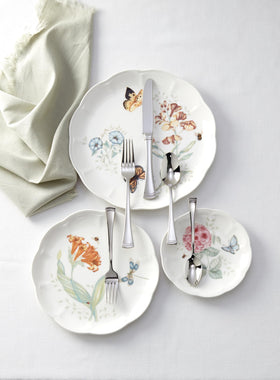 Lenox Portola beaded edge detailing for refined dining aesthetics.