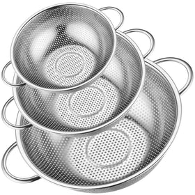 Leonyo 1qt colander with micro-perforations for fast draining.
