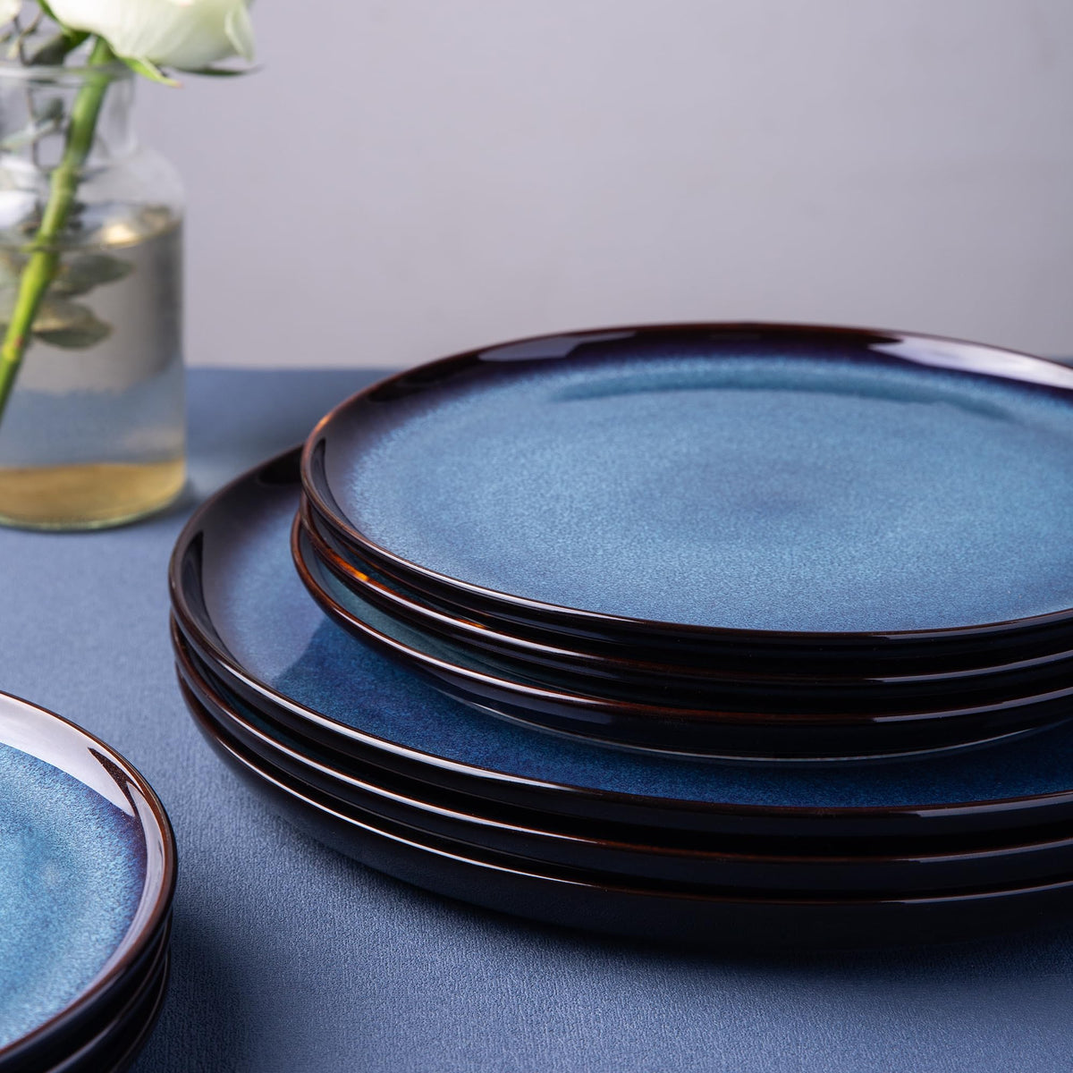 LERATIO ceramic dinner plates dishwasher-safe for easy cleanup.