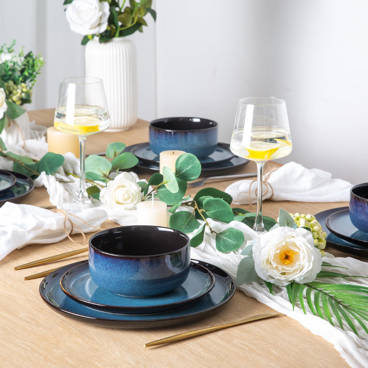 LERATIO plates resist scratches thanks to a durable glaze.