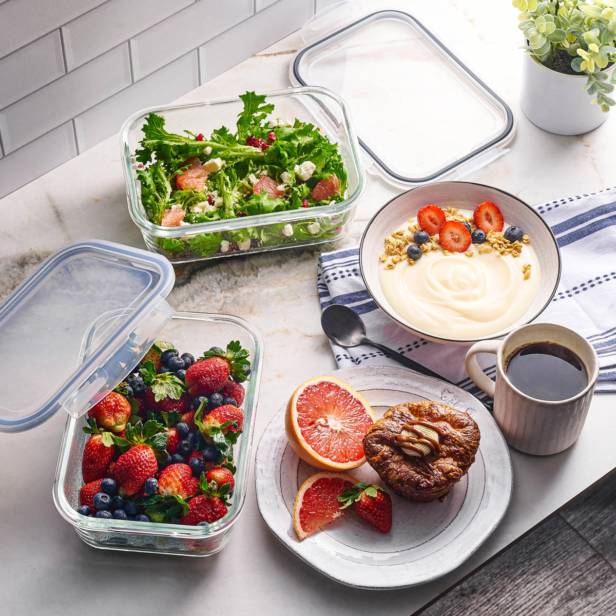 Le'raze square 520ml container durable glass, dishwasher safe.