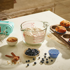 Le'raze glass measuring cup is dishwasher-safe for effortless cleanup.