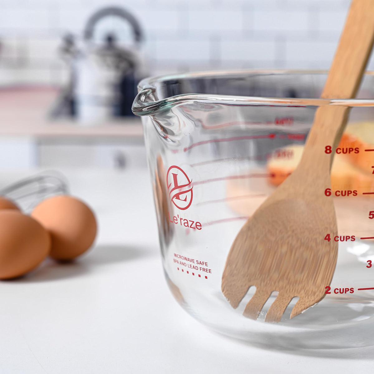 Le'raze 8-cup glass measure suits large batches of batter, stock, and sauces.