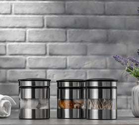 Le'raze airtight lid design keeps pantry items fresh and insect-free.