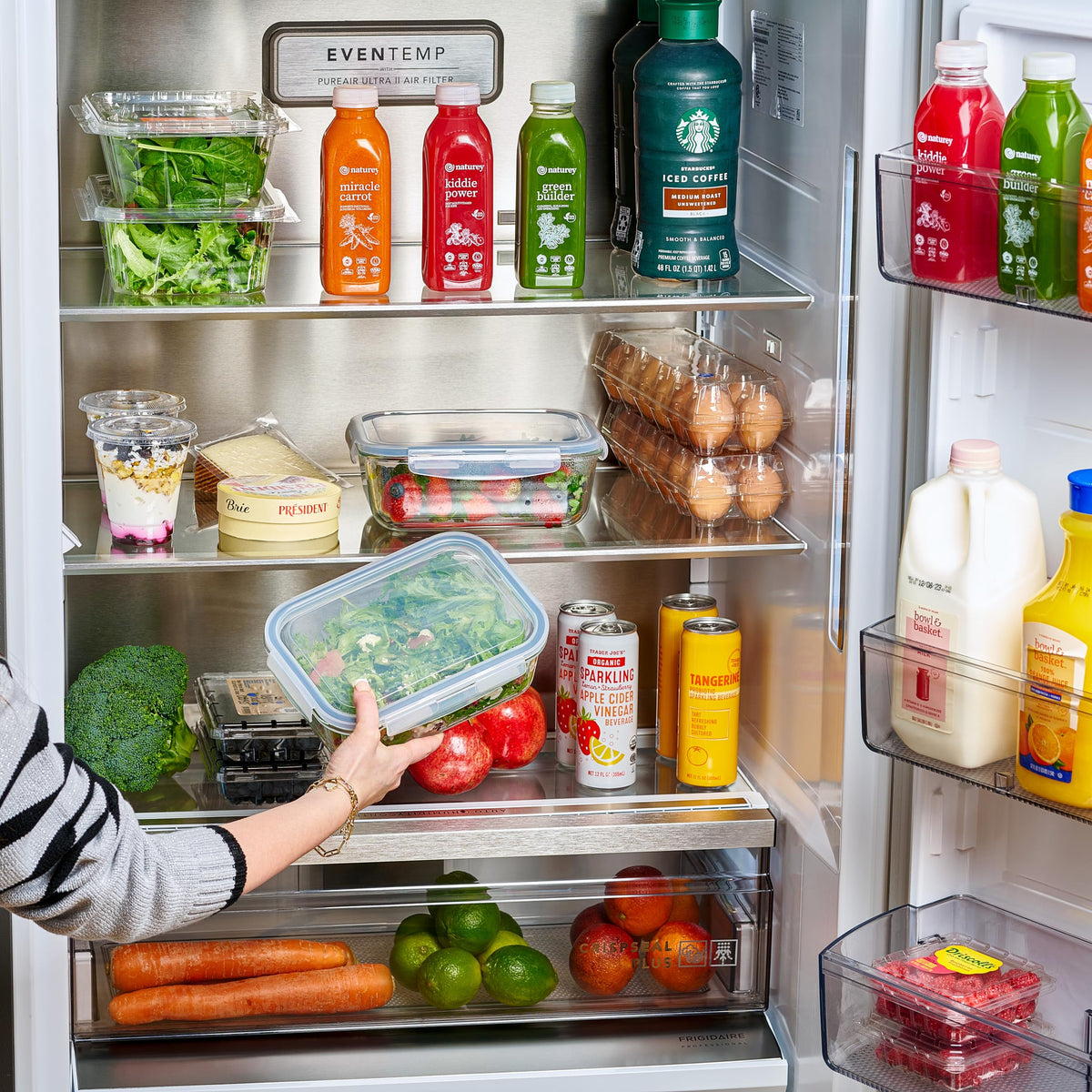 Le'raze airtight lids seal freshness for lunches and leftovers.