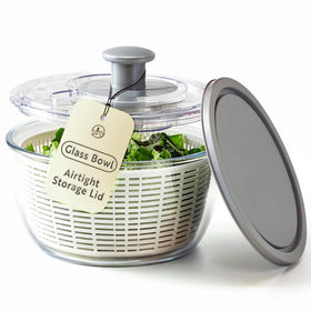 Le'raze borosilicate glass bowl provides stable, table-ready prep.