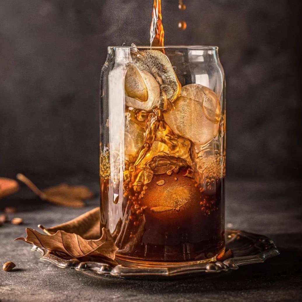 Clear Le'raze glasses showcase beverages with elegant clarity