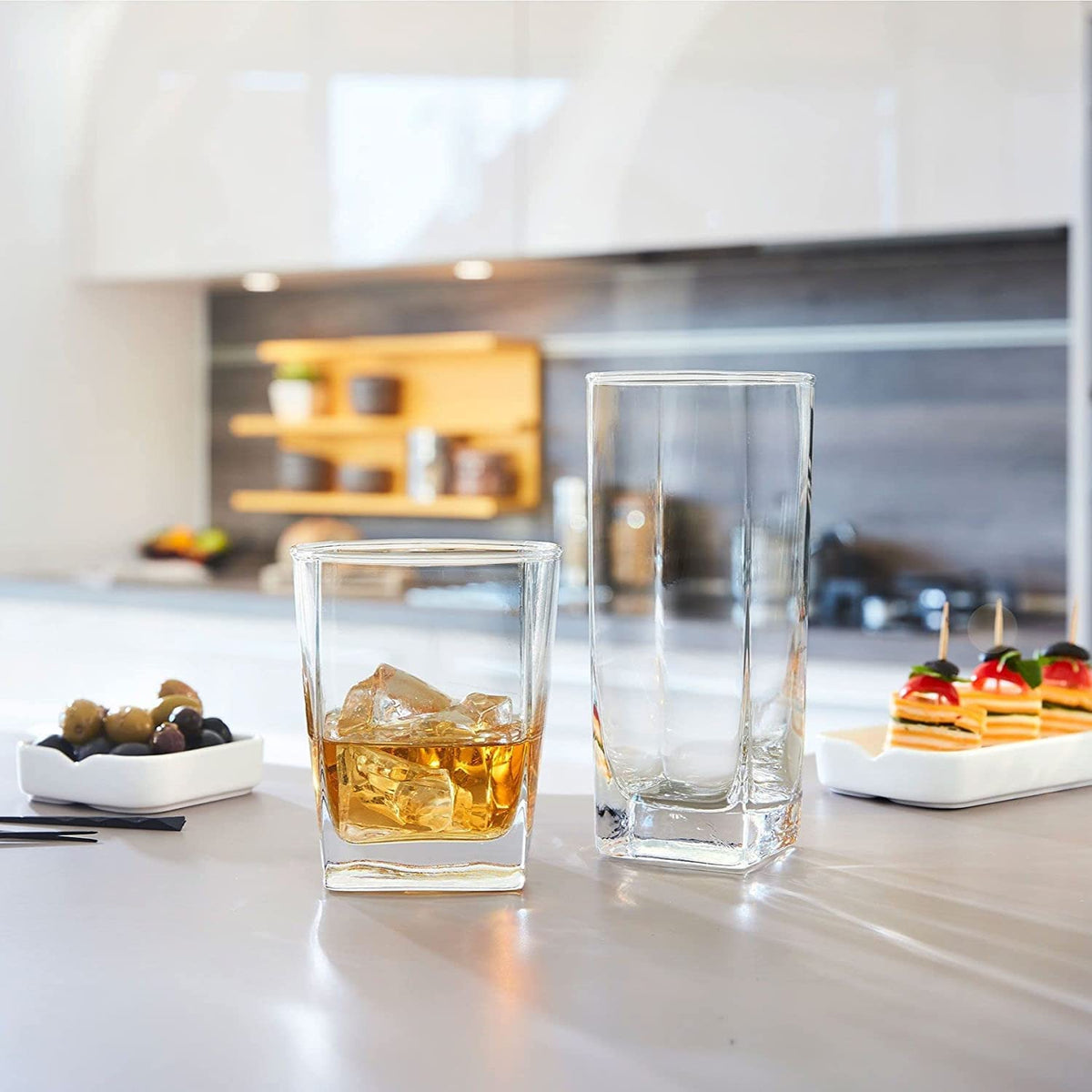 Le'raze Collins lead-free and BPA-free glassware for safe serving