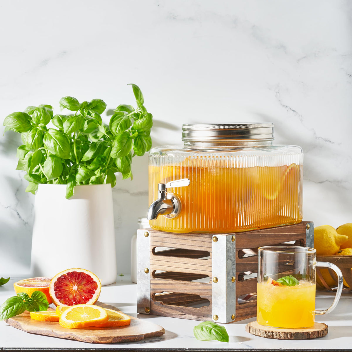 Le'raze 5L beverage dispenser fits fridge shelves neatly.