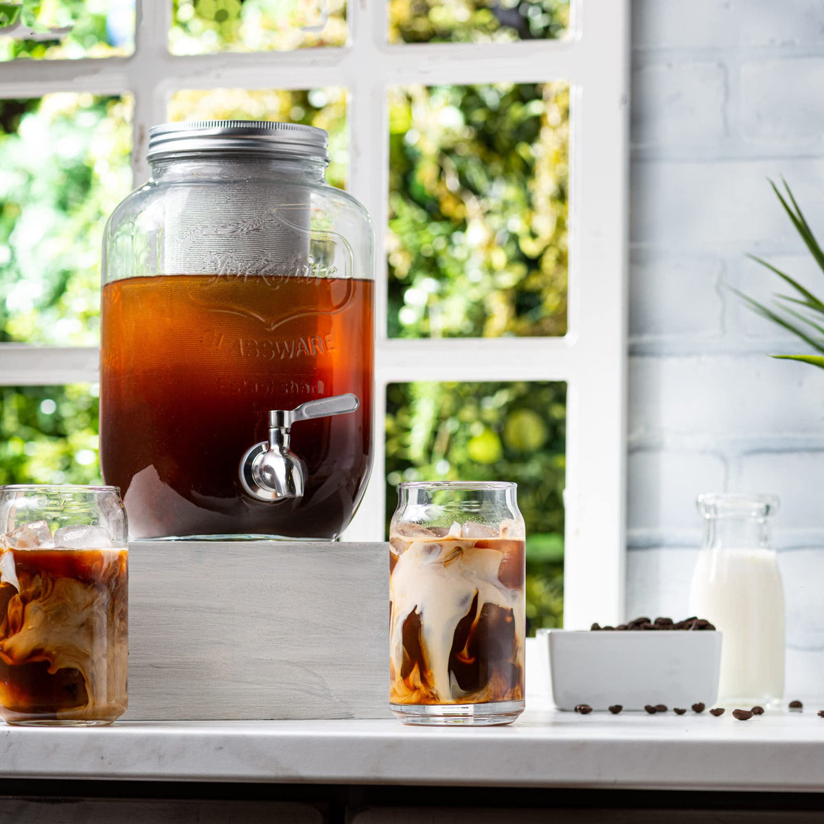 Le'raze modern dispenser design suits contemporary kitchens