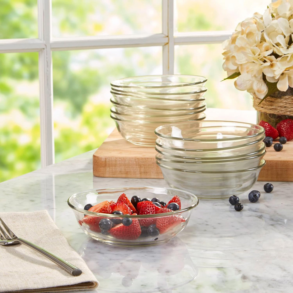 Le'raze lead-free and BPA-free glassware for safe daily use.