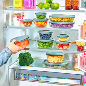 Le'raze microwave-safe glass container ready for reheating leftovers