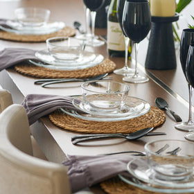 Le'raze 6-inch bowls ideal for soups and cereals with a clear glass finish.