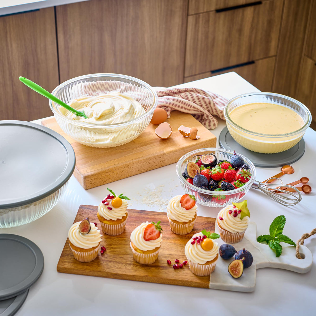 Le'raze stackable glass bowls in fridge highlighting space saving.