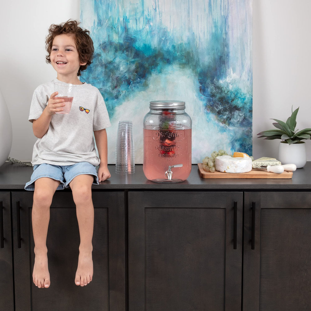 Le'raze stainless steel spigot stays rust-free for mess-free serving