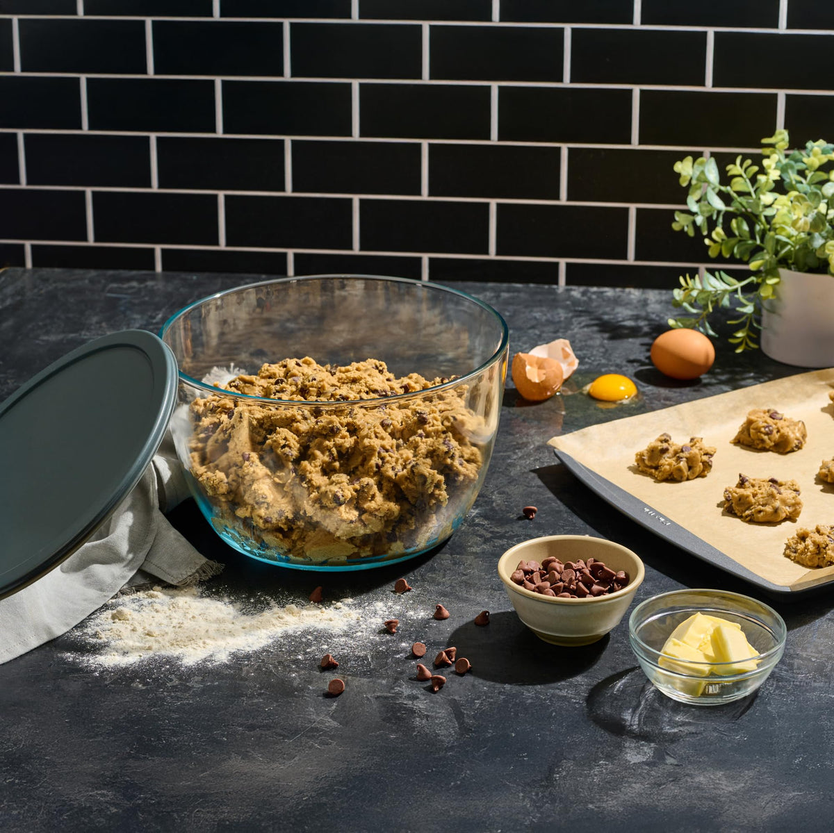 Le'raze top-rack safe parts simplify cleanup after meals.
