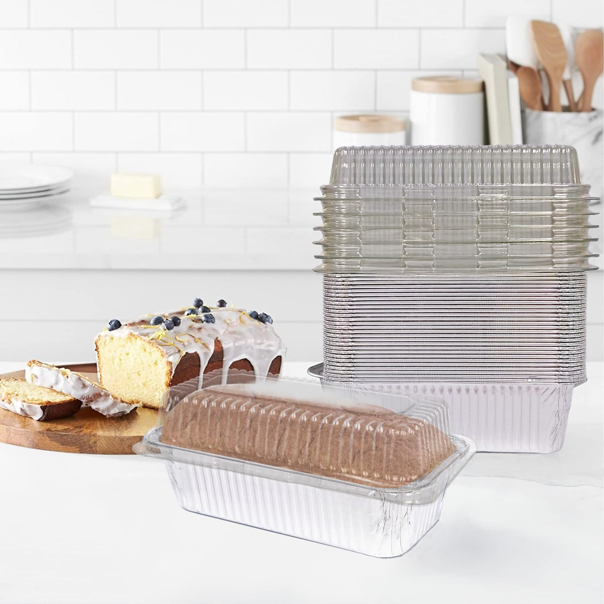 Lewarm clear snap-on lid on bread pan for easy content visibility.
