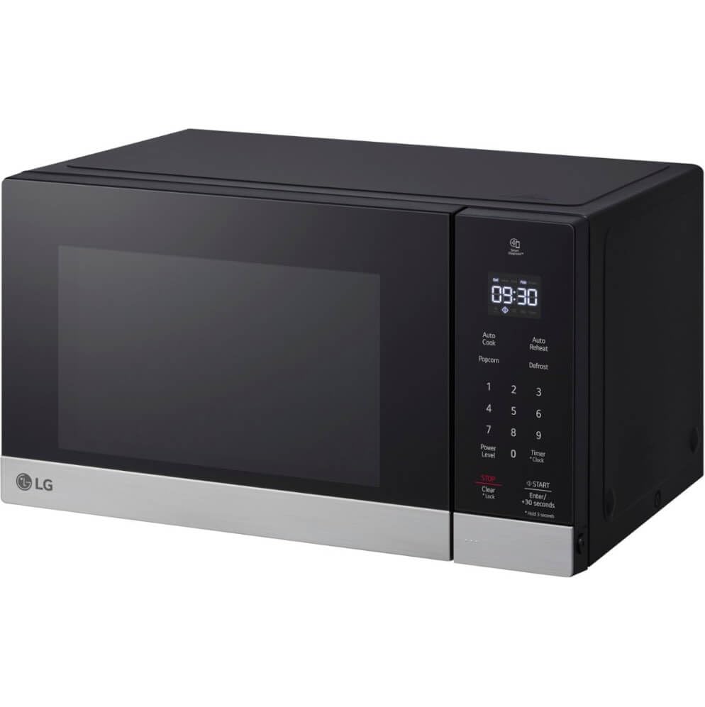LG NeoChef auto cook presets provide convenient meal options at a glance.