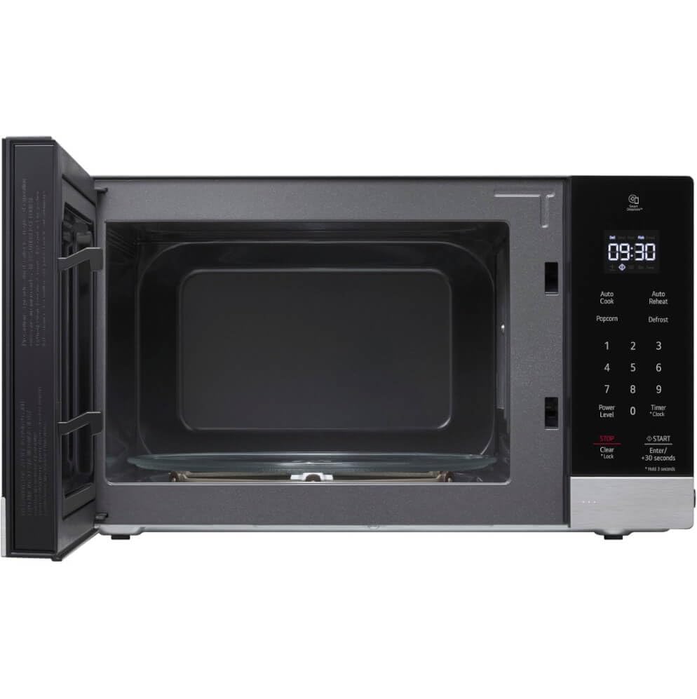LG NeoChef interior with EasyClean finish for quick cleanup after meals.